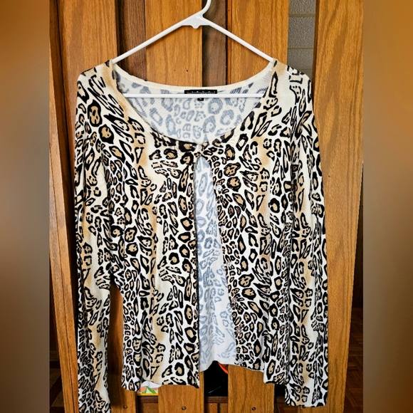 Pierri New York Sz M Cardigan Sweater, Animal Print, Bead Embellished - Picture 1 of 3